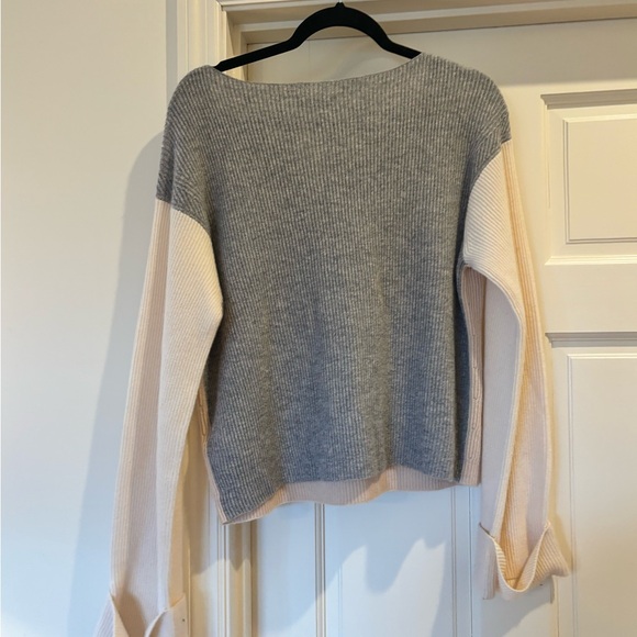 Vince Two-Tone V-Neck Sweater in Gray and Cream - Picture 4 of 5